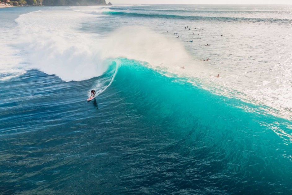 Surfen auf einer Riesenwelle vor Teneriffa